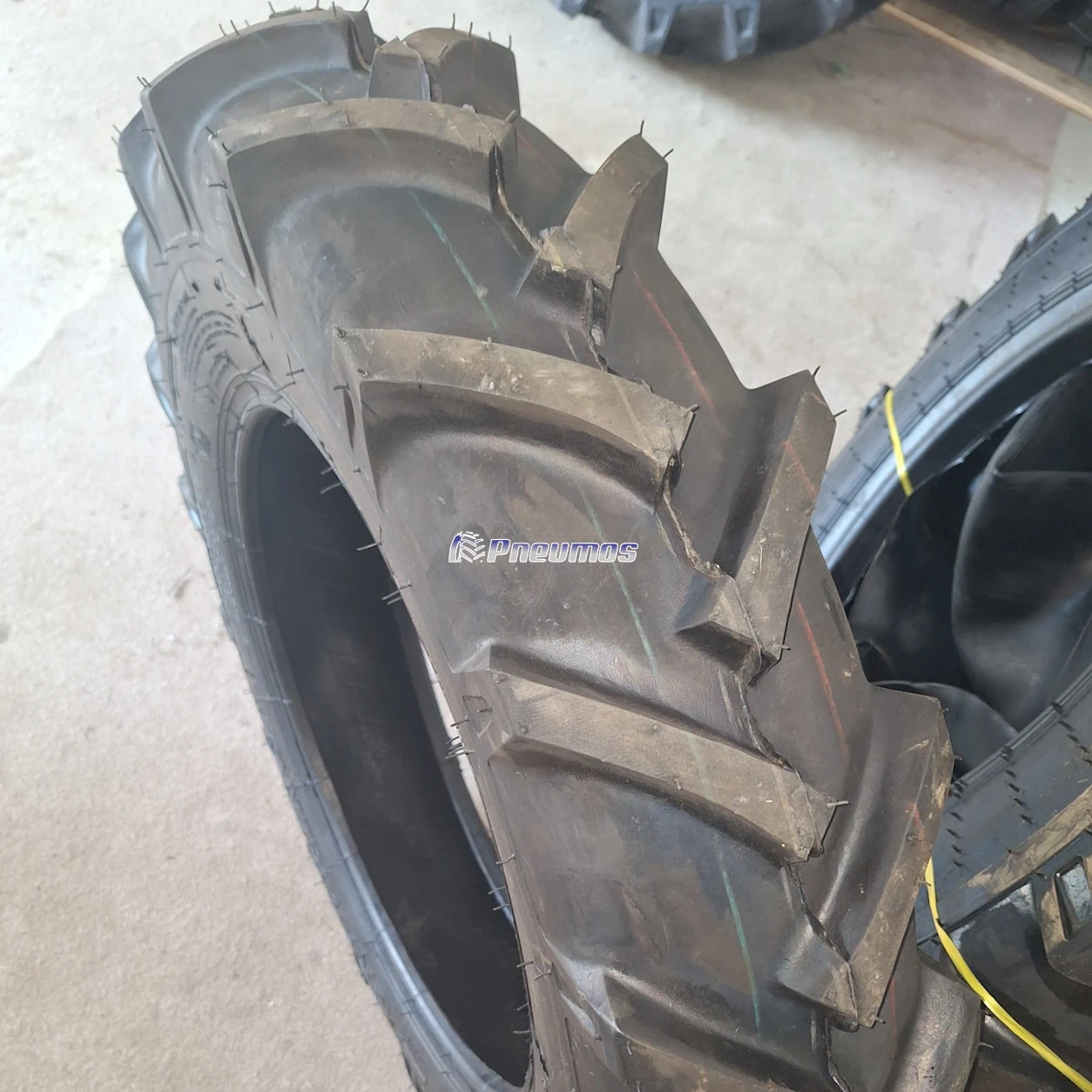 SWT 9,5-32 GripKing R-1 8PR TT
