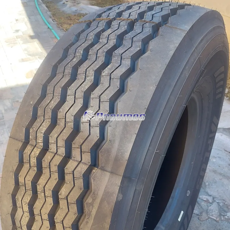 APLUS 285/70 R19,5 T706 150/148J 18PR TL